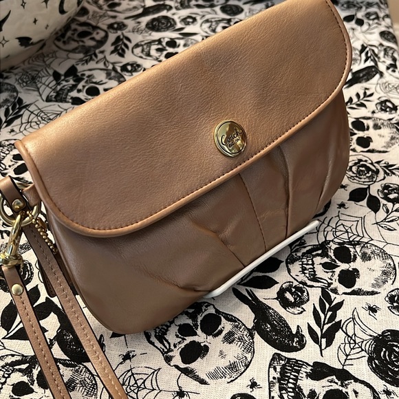 Coach Clutch/Wristlet Tan-Gold Shimmer - Picture 12 of 12